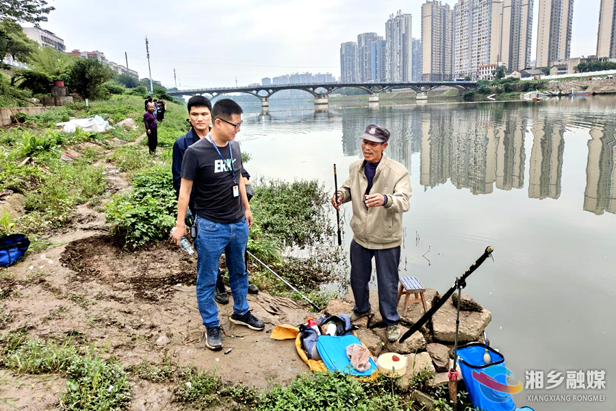 守护一江碧水！多部门联合拆除违规钓鱼平台50余处