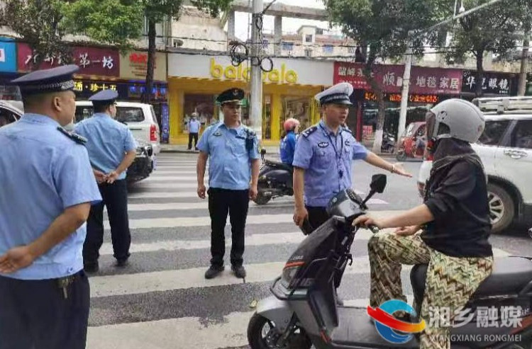 [昆仑桥街道]部门联合开展交通整治 共护道路安全