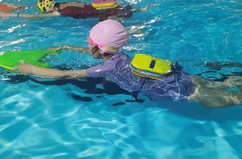 【限量福利】免费游泳！暑假游泳班开始招生~越早报名越优惠！