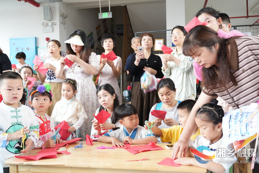 【快乐“六一”·童心飞扬】东山中心幼儿园：传承非遗 让剪纸艺术在校园发芽