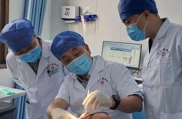 难忘桑梓情！王松灵院士率“国家队”专家来湘乡开展义诊