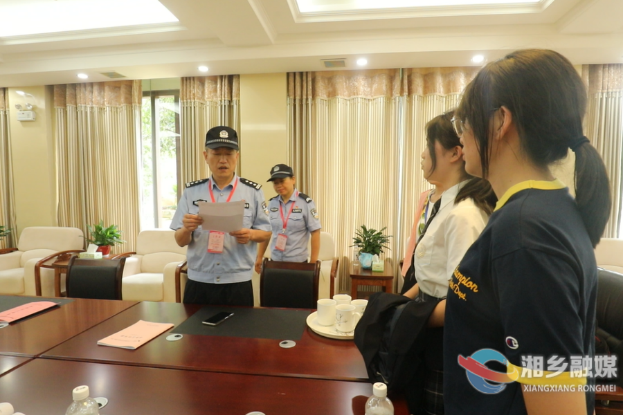 【助力高考 为梦护航】考生身份证消磁“罢工” 公安启动绿色通道紧急办理