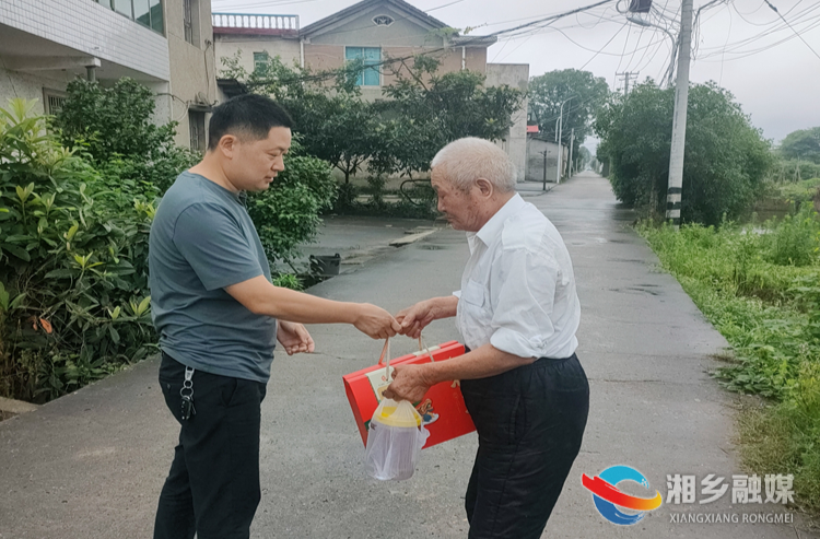 [东山街道]关爱计生特殊家庭 走访慰问传递温情