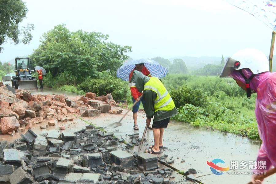 【迎战强降雨】市交通运输局：闻“汛”而动  紧急抢险保通畅