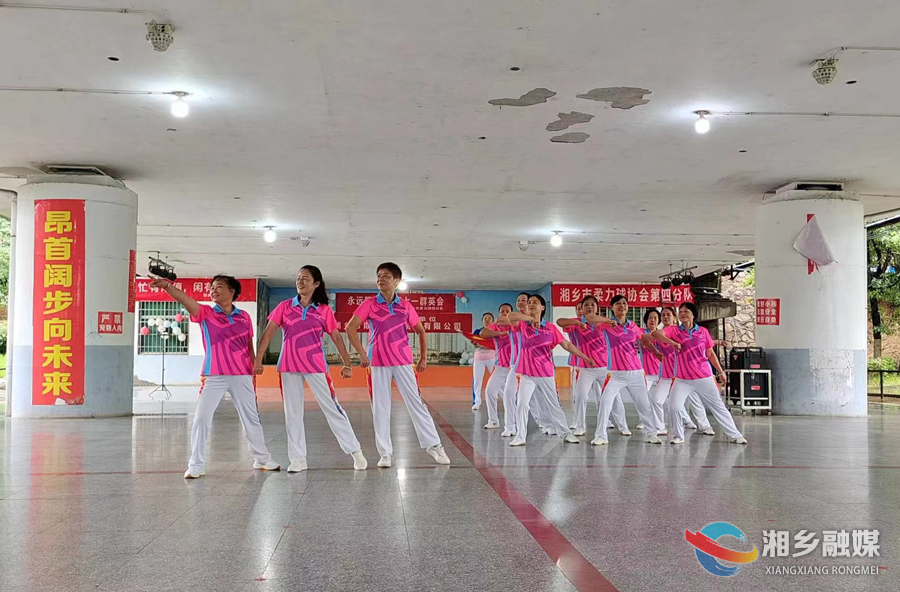 【听党话 感党恩 跟党走】市柔力球协会：唱响爱党爱国主旋律