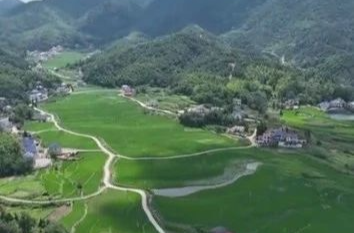 宛如仙境！带你鸟瞰翻江镇的绮丽风光