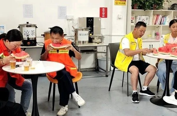 @湘乡的户外工作者 来“清凉小屋”歇歇脚吧