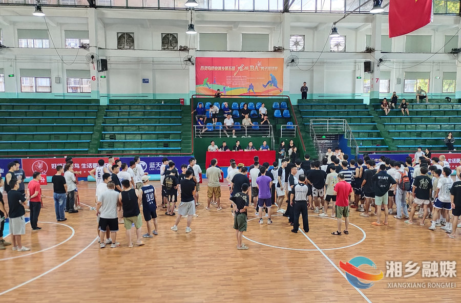 “龙城BA”今日火热开赛，现场超燃！