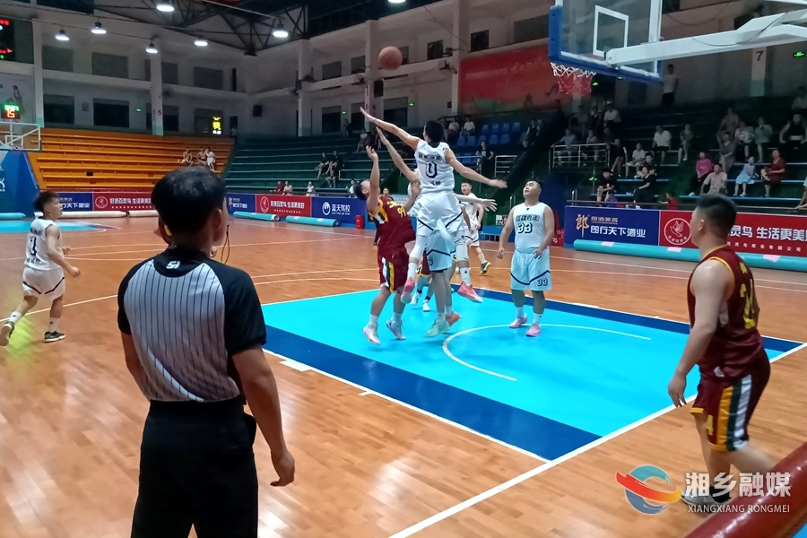 激战正酣！湘乡市第五届“龙城 BA”男子篮球赛火热进行中