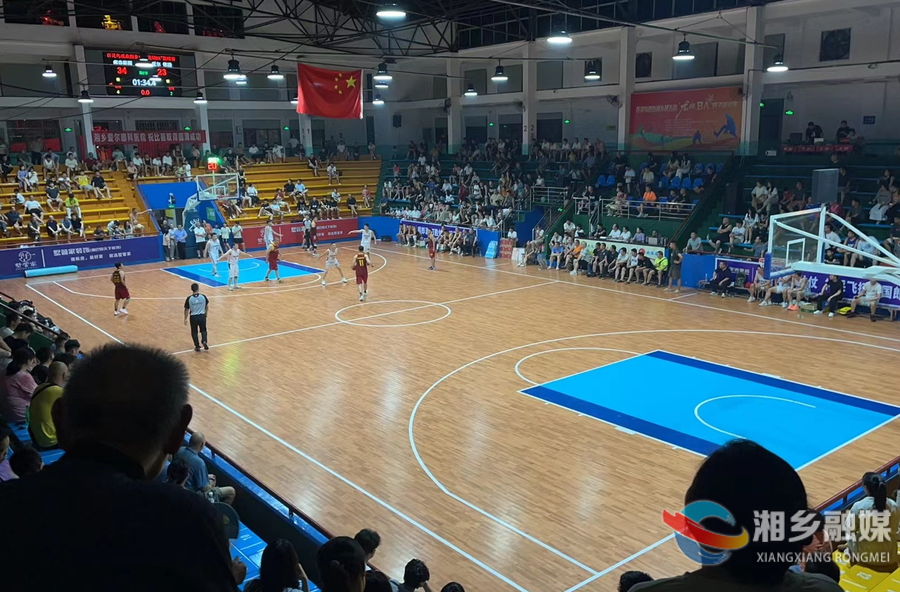 淘汰赛开战 !“龙城 BA”男子篮球赛 首场直播人气爆棚