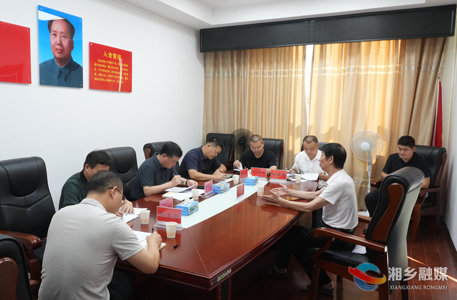 赵新文公开接访：共同维护好群众利益和湘乡社会大局和谐稳定