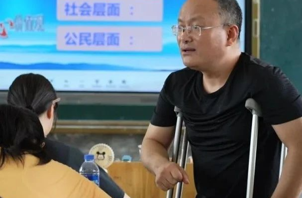 祝贺！湘乡的他荣获“全国模范教师”称号