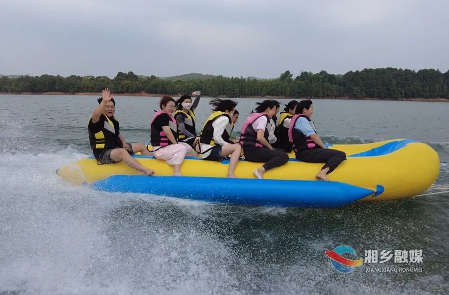 水上的速度与激情！快来解锁“消暑神器”摩托艇