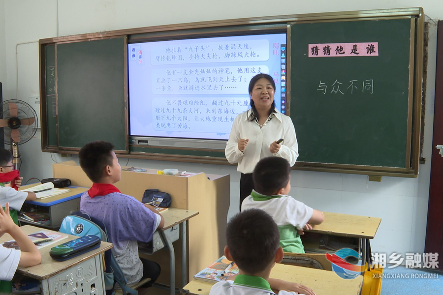【身边的榜样·师德标兵】刘风雨：芳华守初心 爱心育桃李