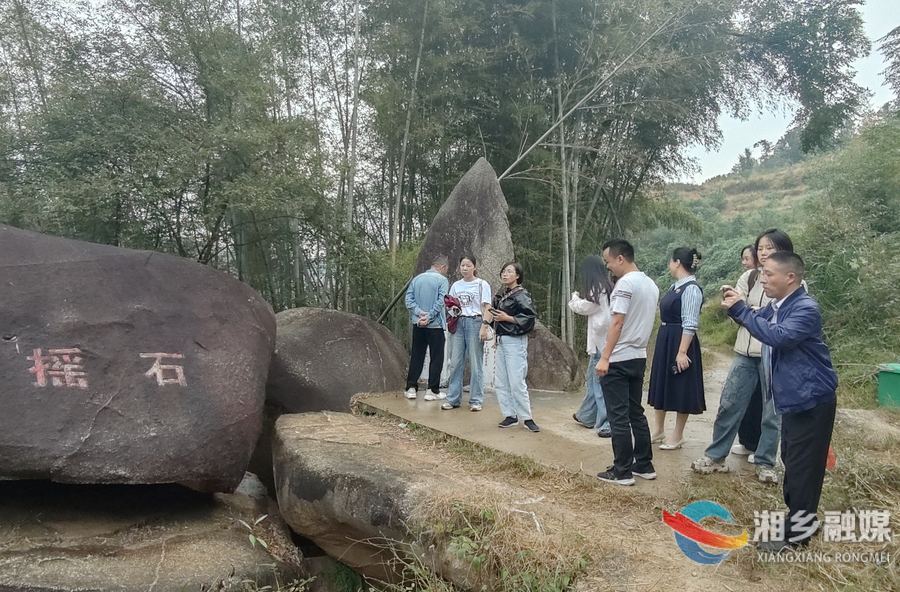 秀美风光入画来，他们用画笔描绘梅桥镇的乡村之美