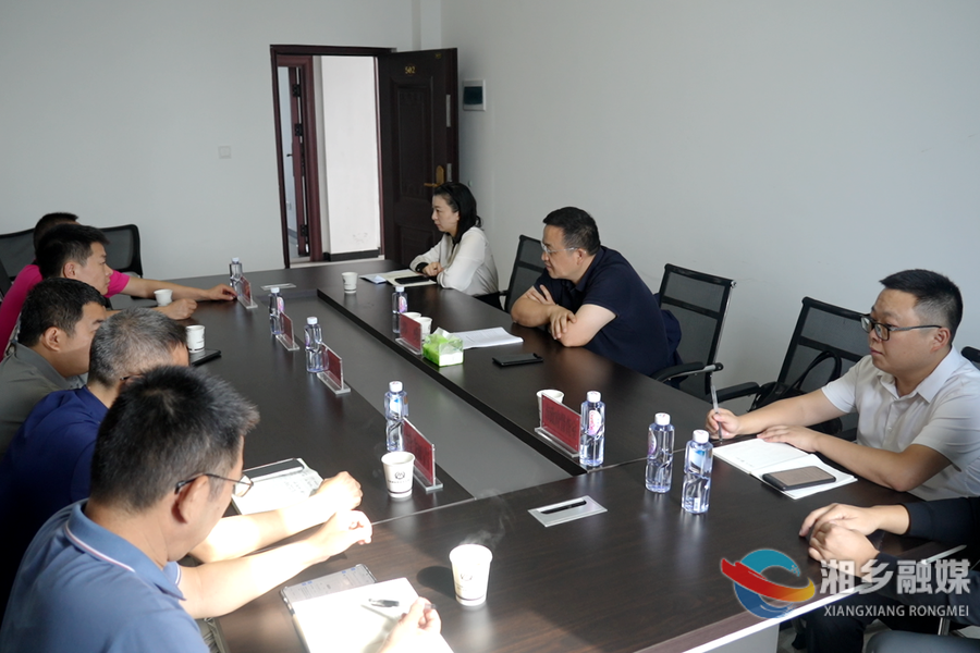 真心实意为企业排忧解难！郭勇与企业家代表座谈
