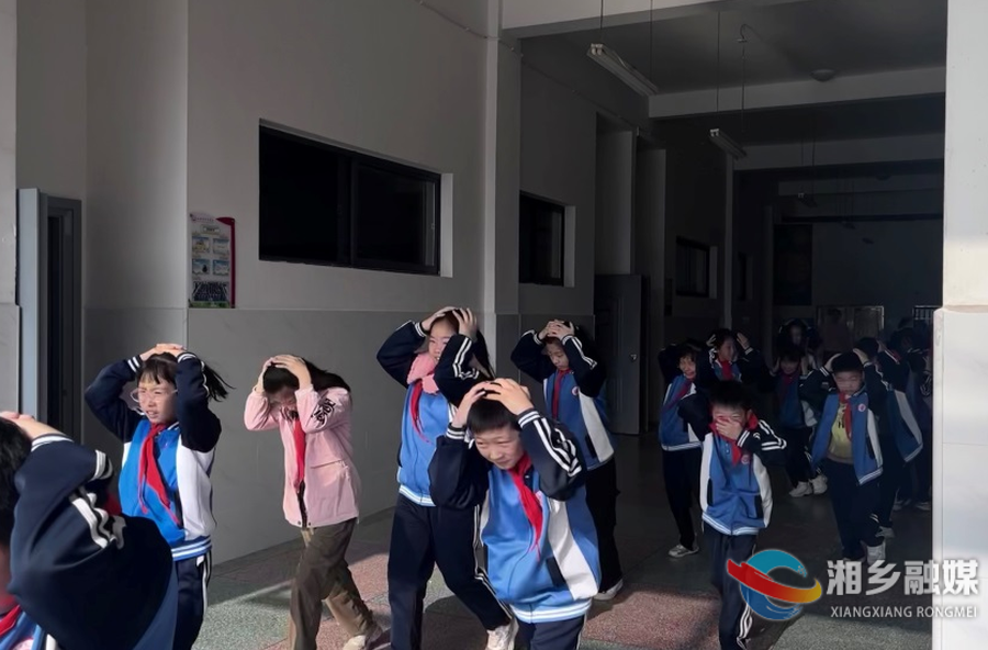 防空警报响起 学校该怎么做？湘乡这场疏散演练告诉你