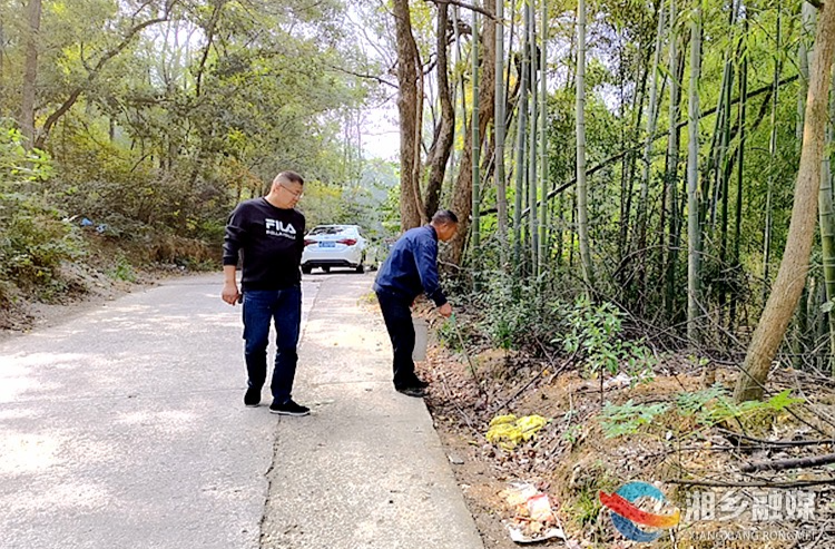 [东山街道]卫生整治常态化   人居环境向“美”而行