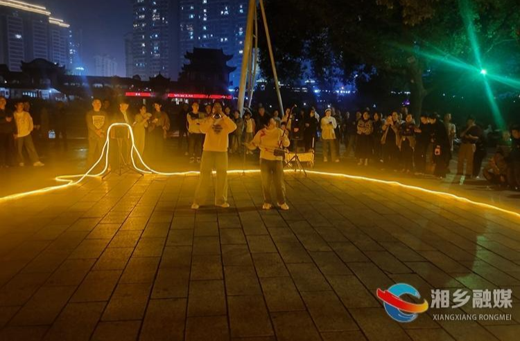 等你来！湘乡街头艺术表演受市民追捧