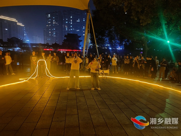等你来！湘乡街头艺术表演受市民追捧