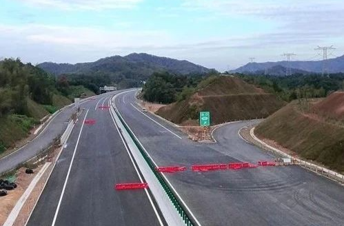 冲刺通车！醴娄高速湘乡段最新进展→