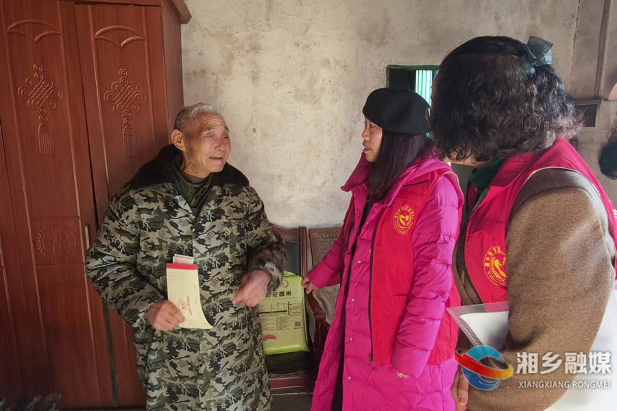 我爱湘乡我的家 | 龙城志愿者协会：冬日送关爱 温暖老人心