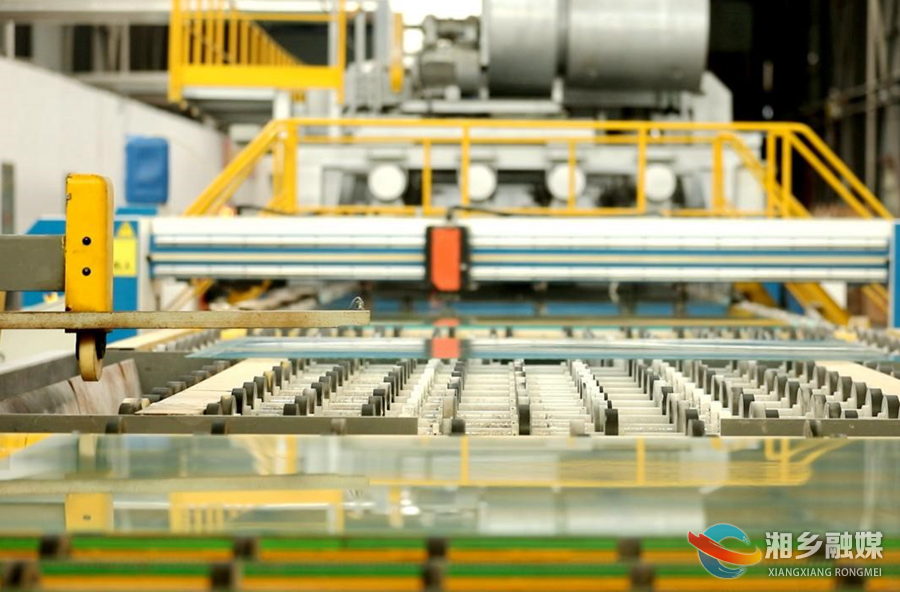 巨强科技：玻璃做薄 产业做“厚”