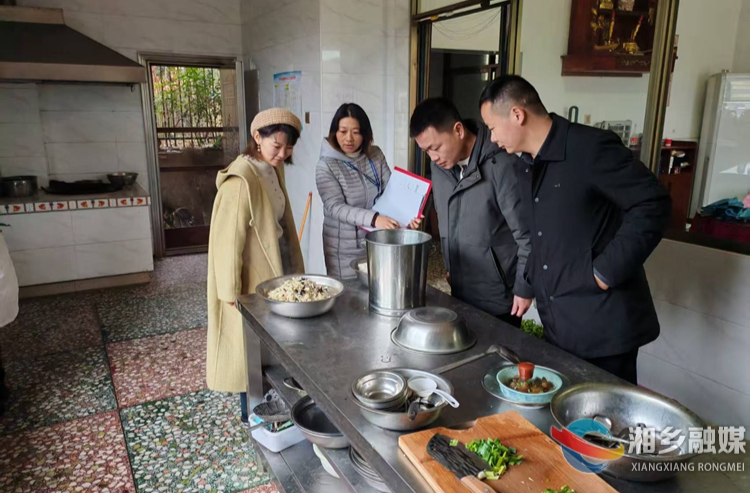 [泉塘镇]守护校园幸福“食”光  打造舌尖安全防线