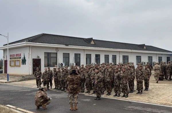 热血青春铸军魂！湘乡的“准新兵”开展役前教育