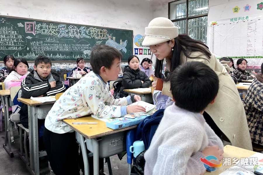 湖南省“最美志愿者”李荣华：十一载助学路 为困难学子点亮希望