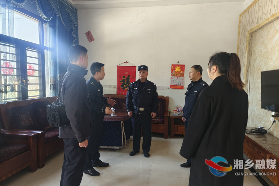 邻居变“内鬼”！湘乡警方破获50万元黄金盗窃案
