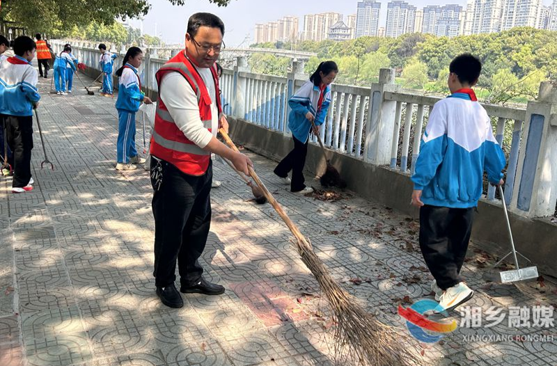 [教育局]向阳学校开展环保实践活动 共绘生态新画卷