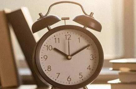 睡得少和睡得晚，哪个对身体的伤害大？