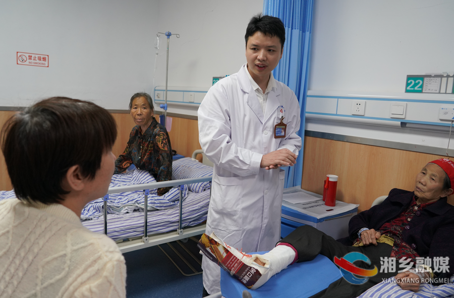 【湘恋英才 携手乡依】黄鑫：深耕泌尿外科的技术“尖兵”