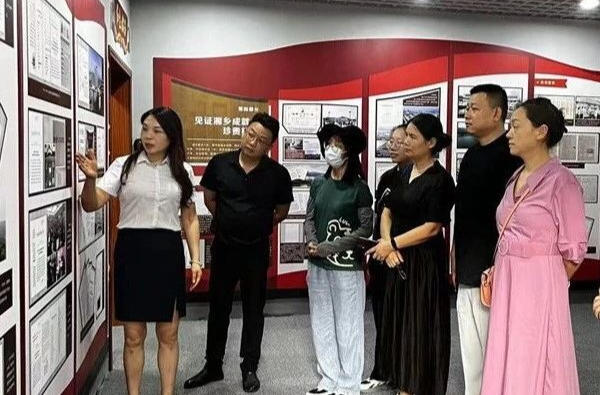 从“见证者”到“讲述者”！湘乡开展“请听档案说”主题宣传活动