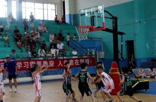 活力满满！湘乡这场亲子篮球嘉年华“燃动”校园