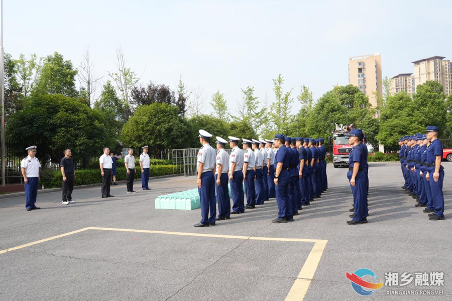 赵新文开展“八一”走访慰问及“夏日送清凉、关怀暖人心”活动