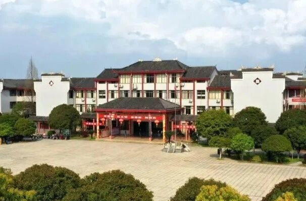 汇聚校友力量，共庆百卅华诞！东山学校“校友回湘”捐赠倡议全面启动