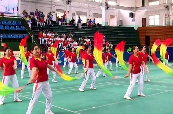 全民健身热！湘乡市柔力球展演迎国庆