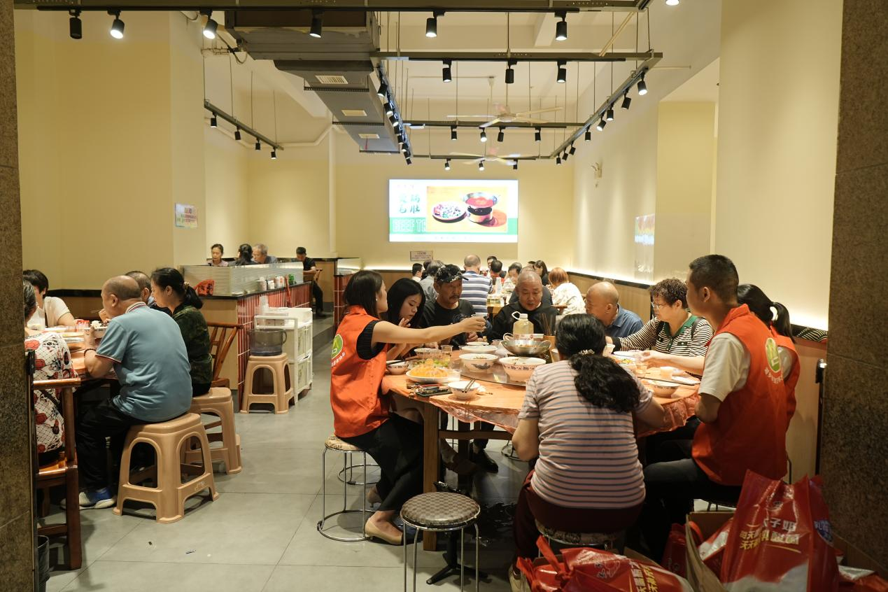 中秋佳节送关怀　志愿服务暖人心