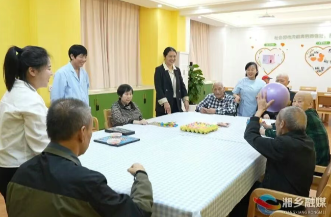 暖心守护！“拾光之家”构筑认知症老人的温馨港湾