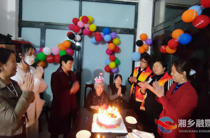 失独不失爱 温馨生日暖人心