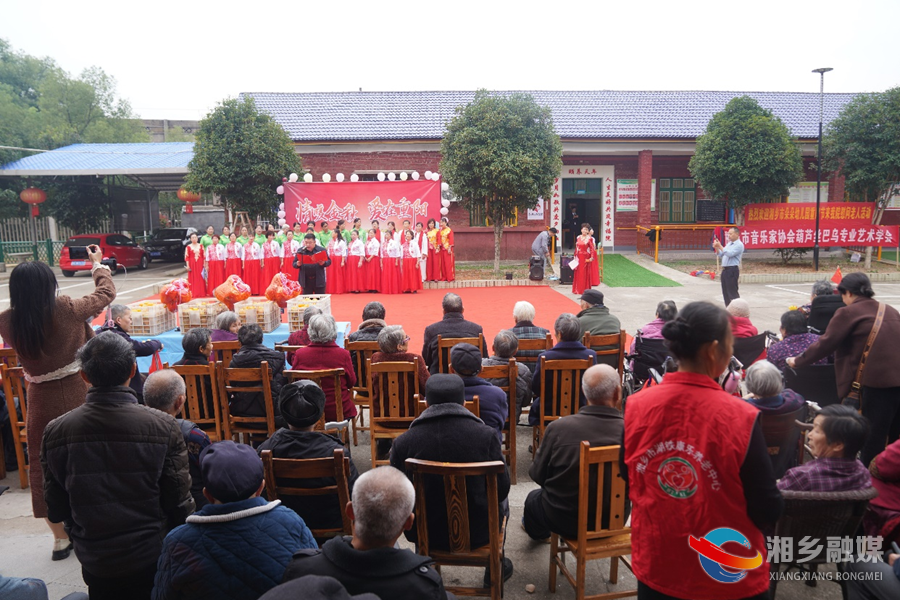 【爱满重阳】湖铁康乐养老院：敬老情意浓 演出暖人心