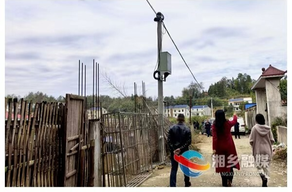 [金薮乡]整治空中“飞线” 消除安全隐患
