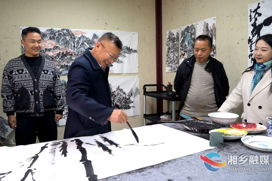 【政协风采】万松平：丹青映初心 妙笔绘湘乡