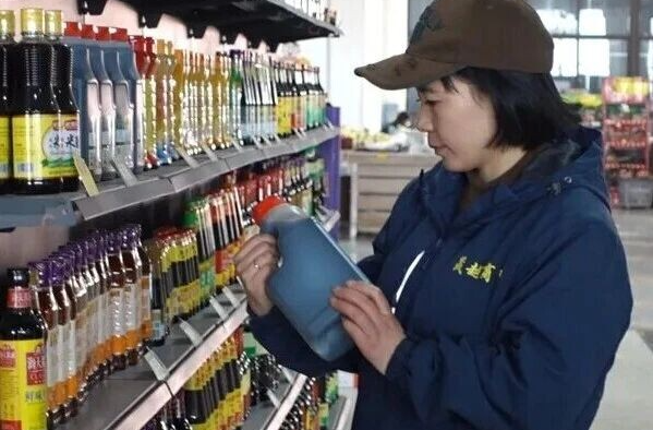 【龙城青创客】黄郭：从一方档口到一条“供给链”