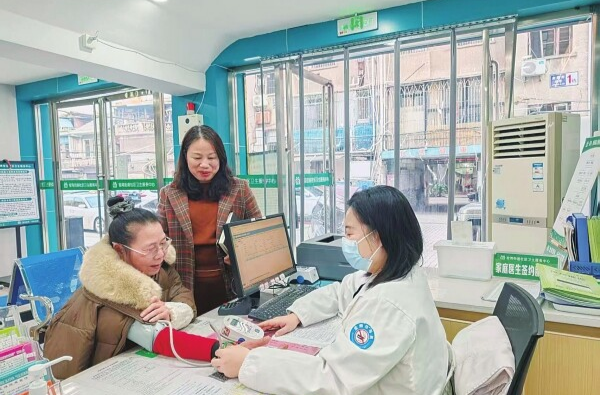 “较真局长”啃下基层医疗“硬骨头”——记“全省担当作为优秀干部”