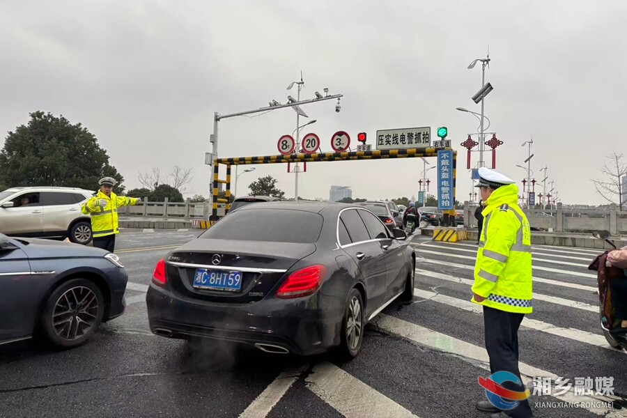 迎战寒潮 | 市交警大队：全员上岗护平安