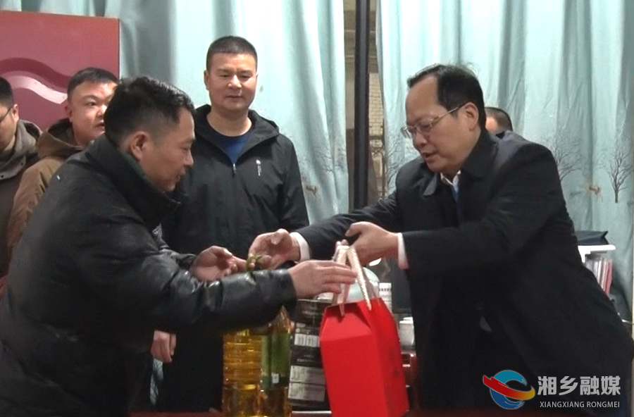 莫永恒看望慰问见义勇为人员：致敬凡人善举 弘扬正气新风