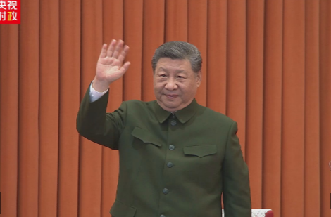 独家视频丨习近平春节前夕慰问部队 向全体人民解放军指战员武警部队官兵军队文职人员预备役人员和民兵致以